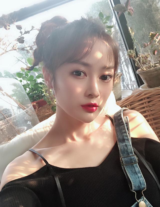 "黑魔仙小月"复出拍古装剧,首次挑战女侠角色,颜值很加分