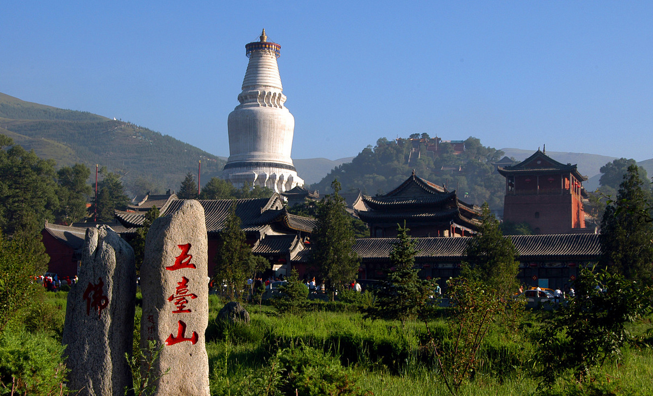 五台山玩一天够吗 五台山,位于山西省忻州市,是著名的佛教圣地,也是