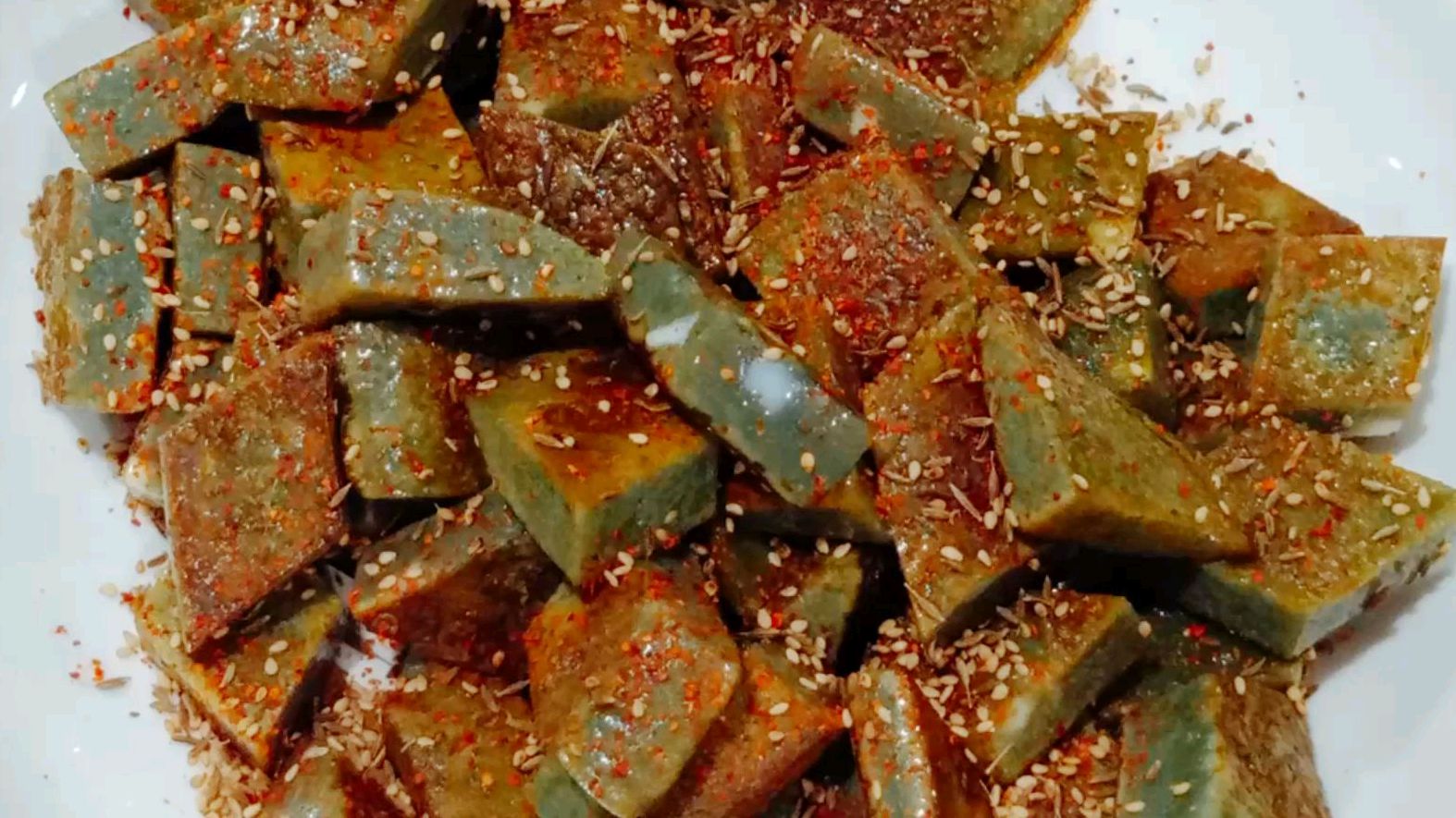 东北老菜蒸实蛋,想吃不用出去买,八个鸡蛋做一大盘