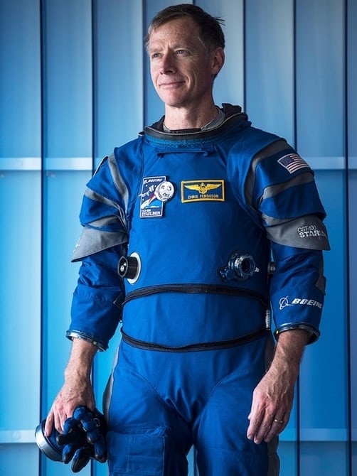 马斯克在instagram大秀spacex宇航服:满满科幻感