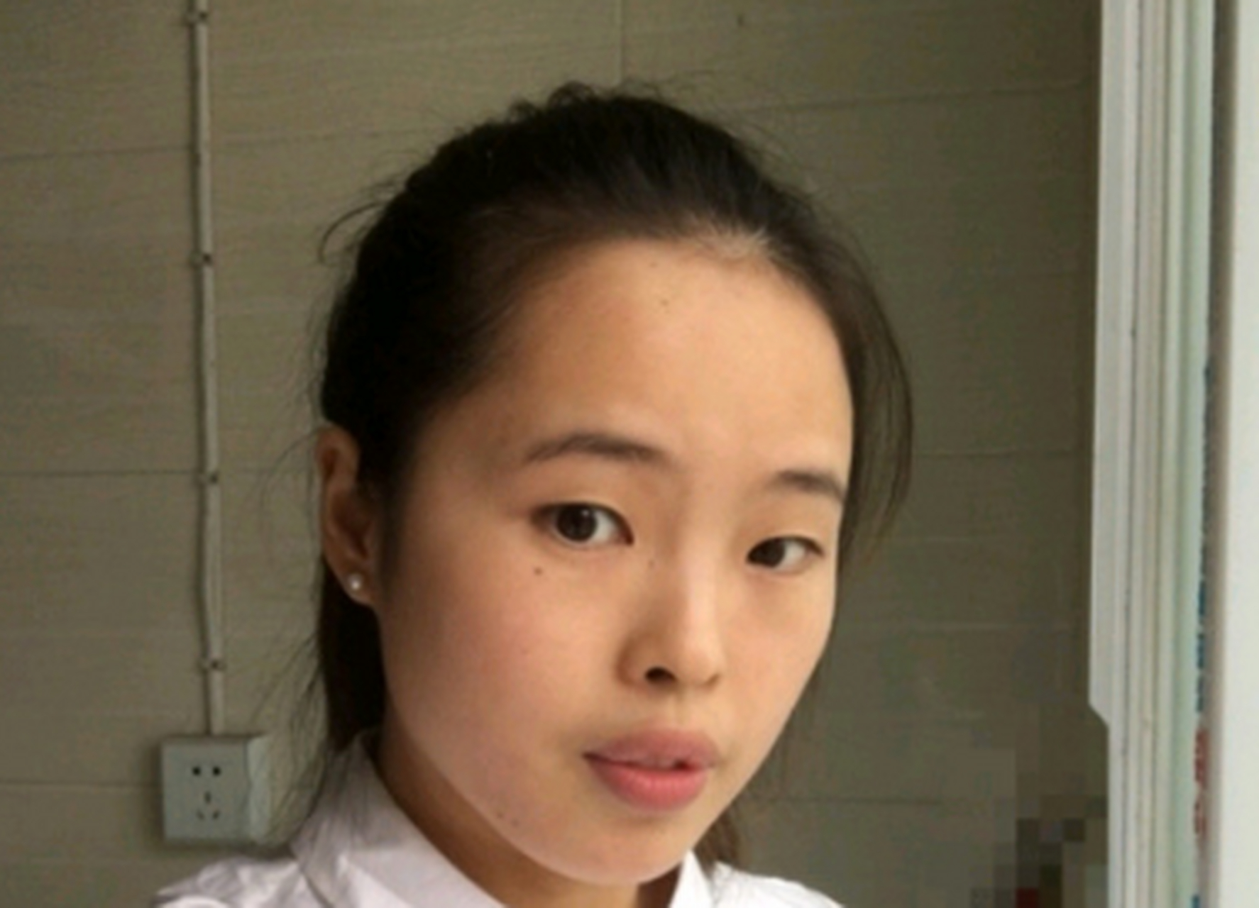 面相鸡嘴耳 吹火口,会唠叨,听不进劝,如果有心仪对象出现,会显得着急