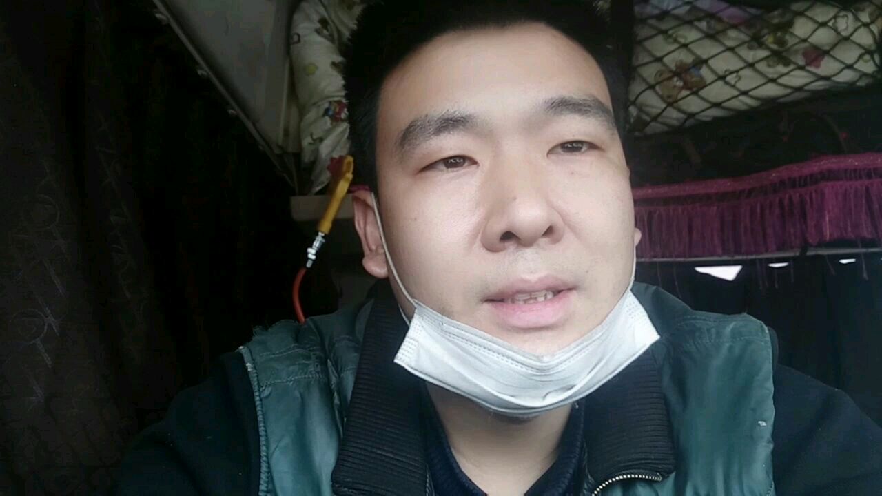 卡车小伙带你看真实的卡车生活,煮面条