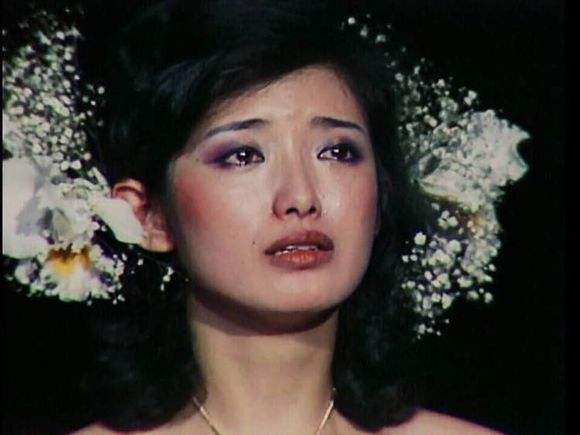 山口百惠最后一场演唱会:四套衣服,最后一次了,穿得鲜艳些