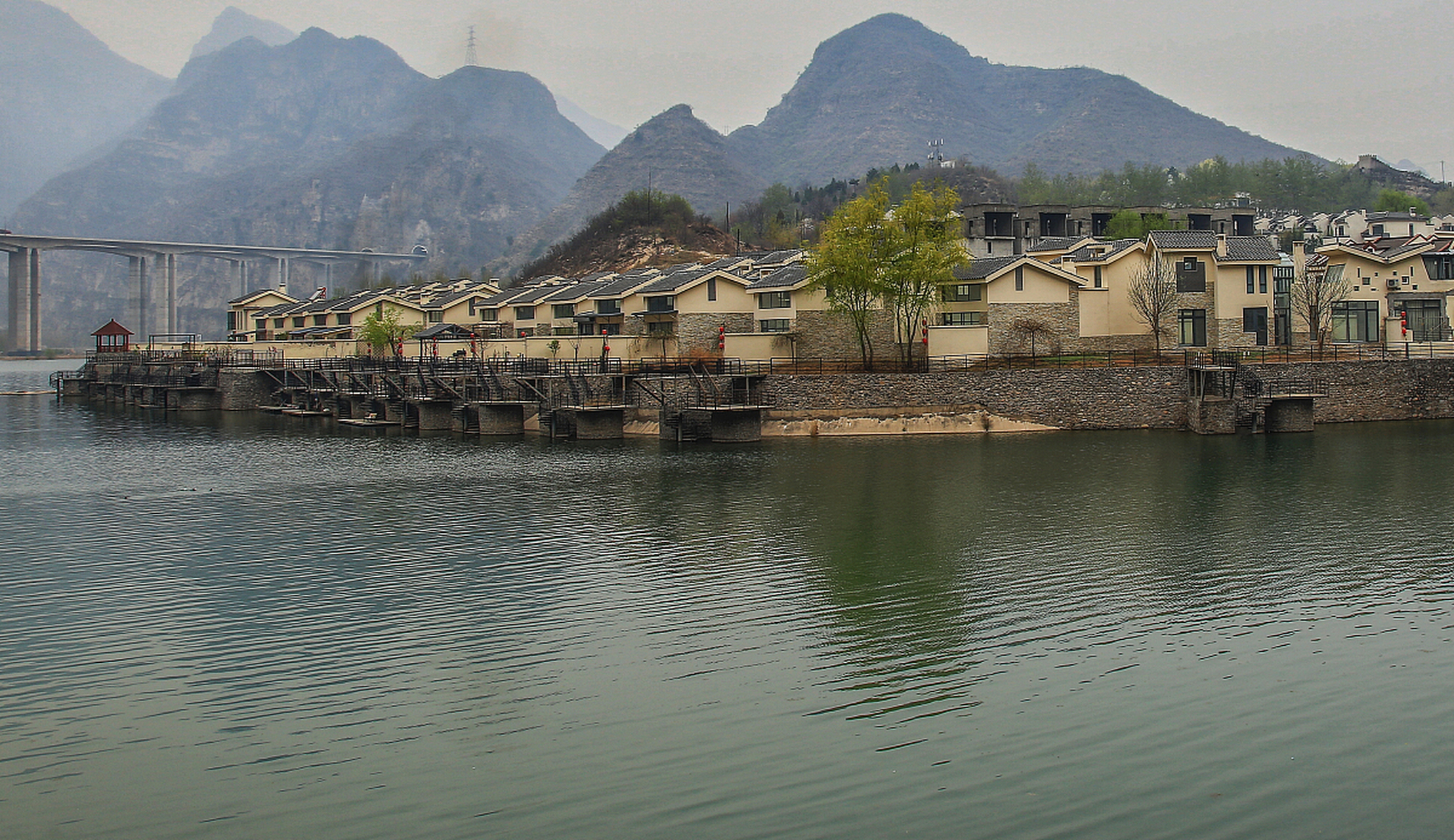 壶镇十大景点涵盖古建筑,自然风光和文化遗址,提供丰富旅游体验.