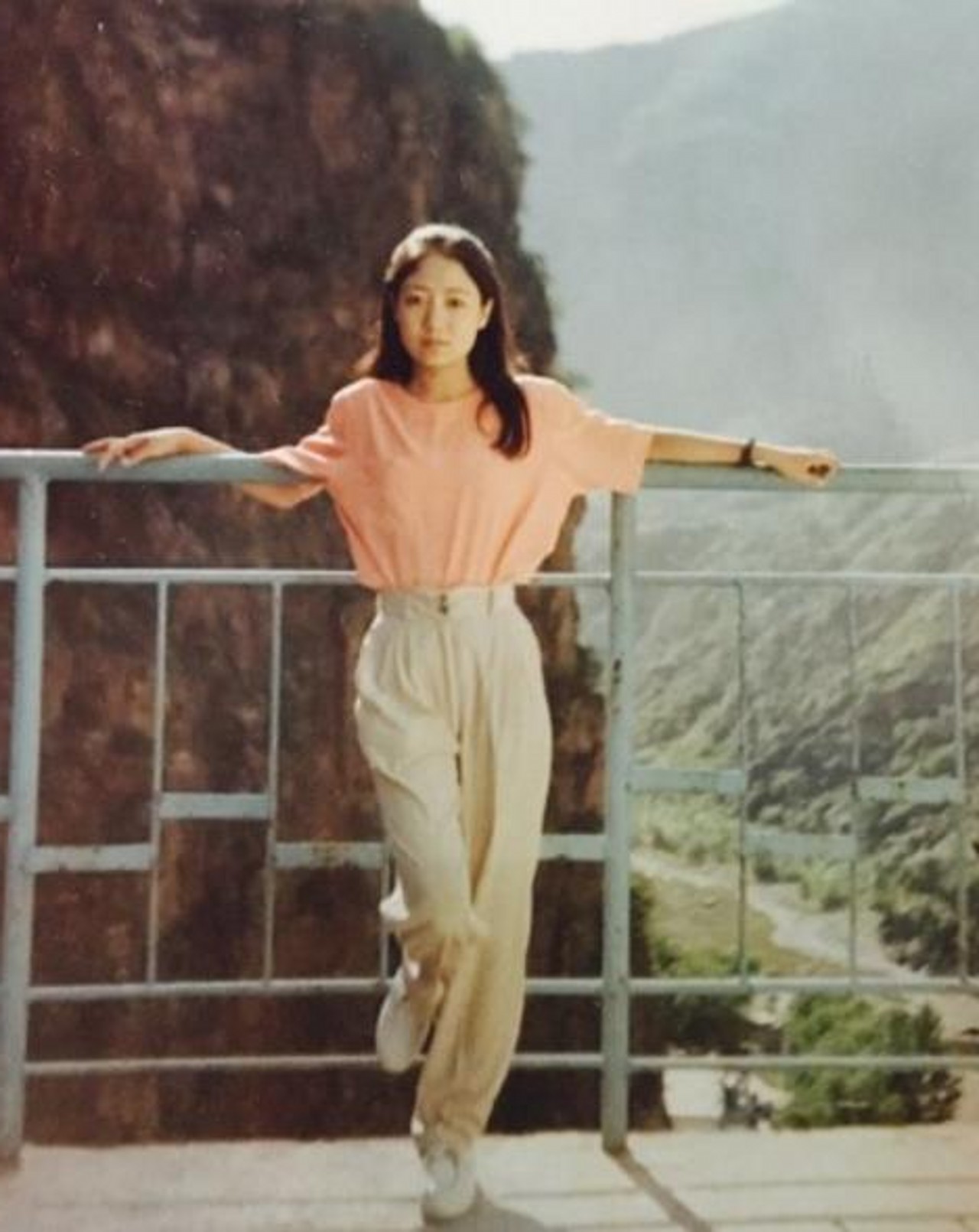 一组80年代老照片:这才是真正的氧气美女,像素低才是天然的滤镜