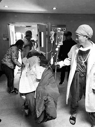 90后刑警为追捕嫌犯大腿骨折