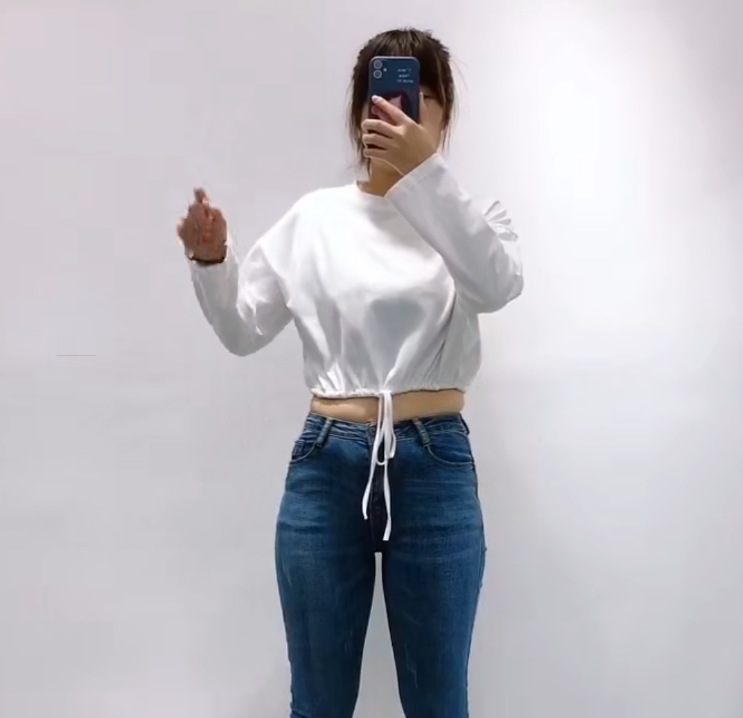 腰粗的女生,冬天最好不要穿着几件羽绒服,显胖10斤也不过分!