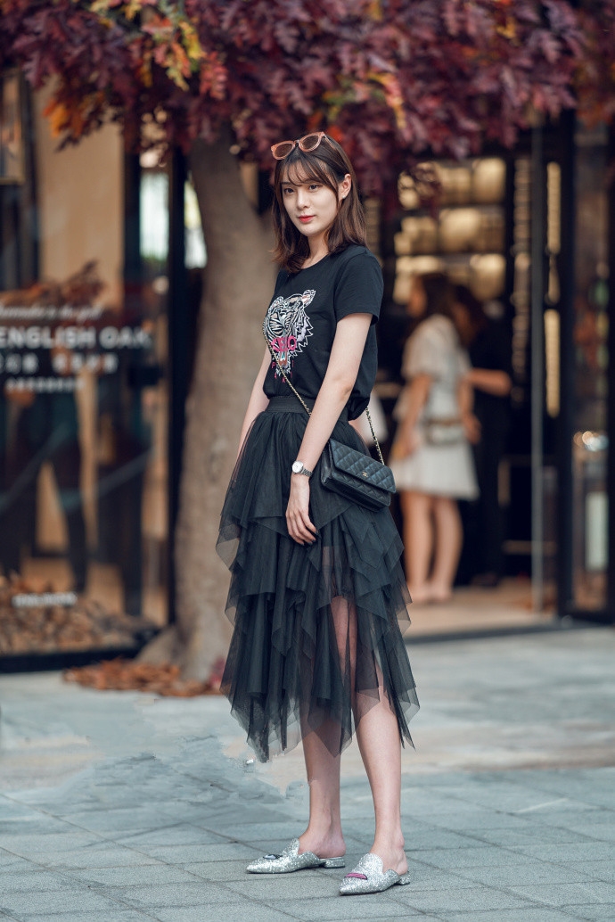 小姐姐帅气的穿搭,清纯时尚,非常好看!