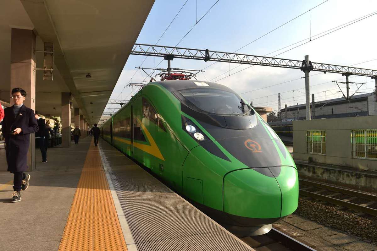 中车唐山公司长编组"绿巨人"在京杭区间投入运营