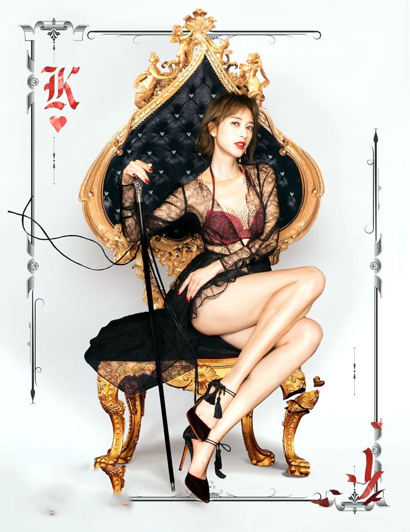 张俪男人装大胆写真甚是撩人,肤若凝脂性感到极致,这才是真女人