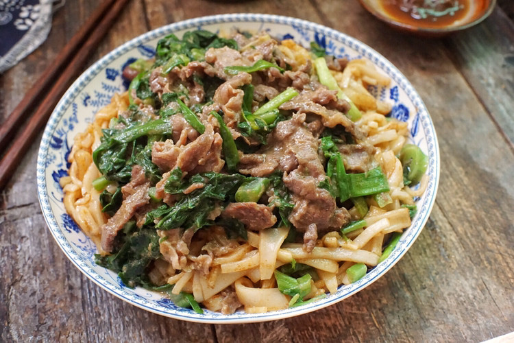 潮汕必吃美食,来过潮汕地区的人都会去吃的炒牛肉粿,做法大揭秘