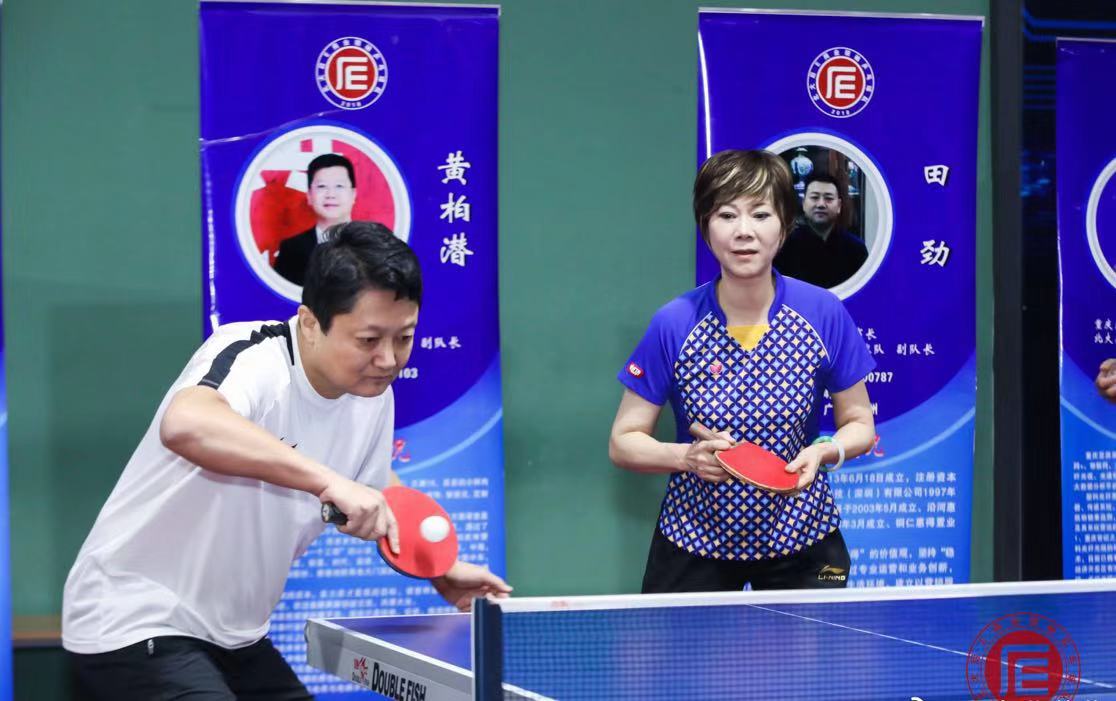 施之皓前妻曹燕华现状:22岁巅峰退役,如今有男友宠爱却拒绝结婚