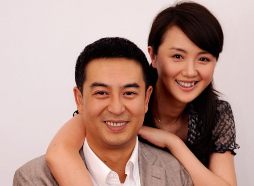 他们戏里戏外都是夫妻,结婚多年恩爱如初,堪称娱乐圈的模范夫妻