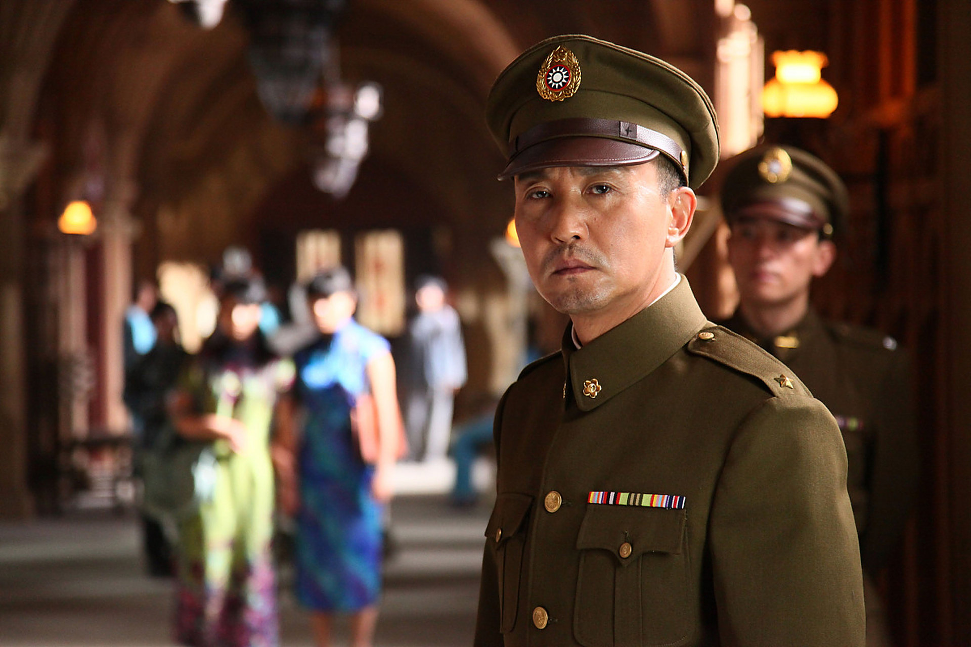 军统和中统是中国近代史上的两个重要情报机构,它们在中国的政治和