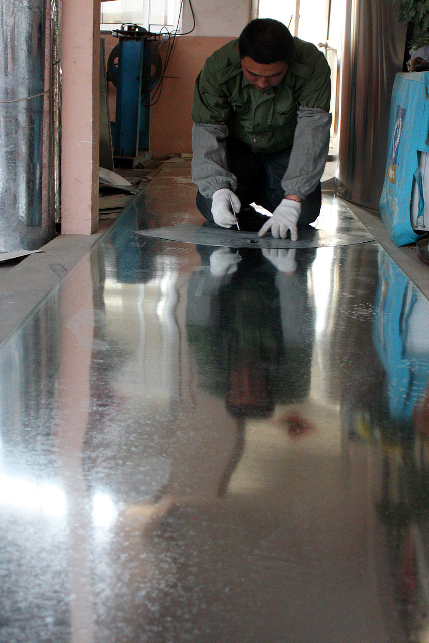 石材抛光晶面处理是一种常见的石材表面处理方法,它可以使石材表面