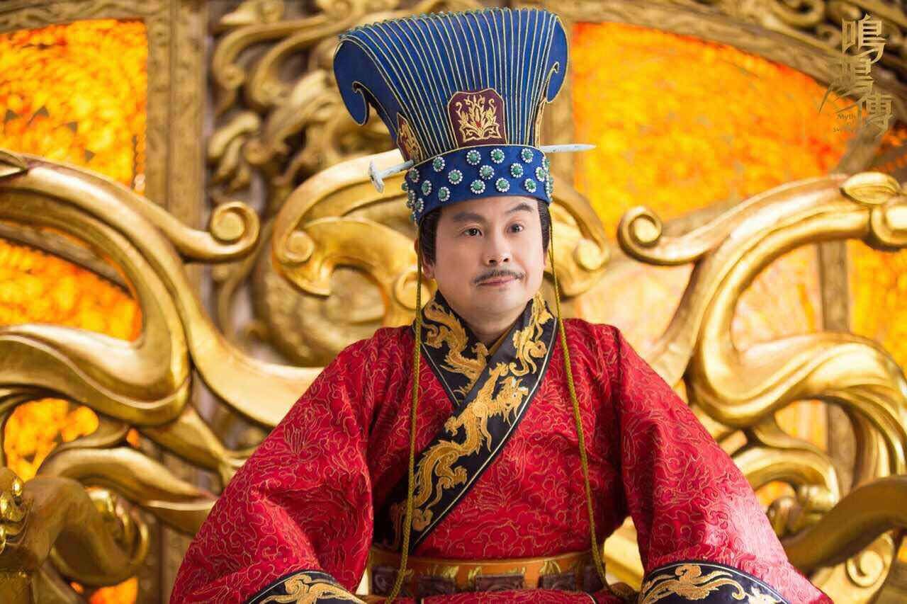 时隔26年,周星驰喜剧里面的皇帝黄一山再次出演爱奇艺当红热播