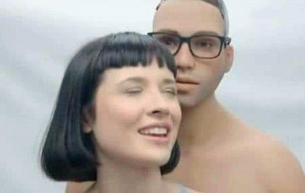 "老公"机器人太逼真,又帅身材又健硕,还会多种动作