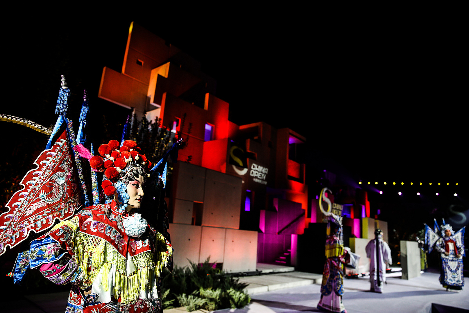 穿越时空的旅行# 在陕西戏曲大观园中,游客们可以尽情地欣赏和品味