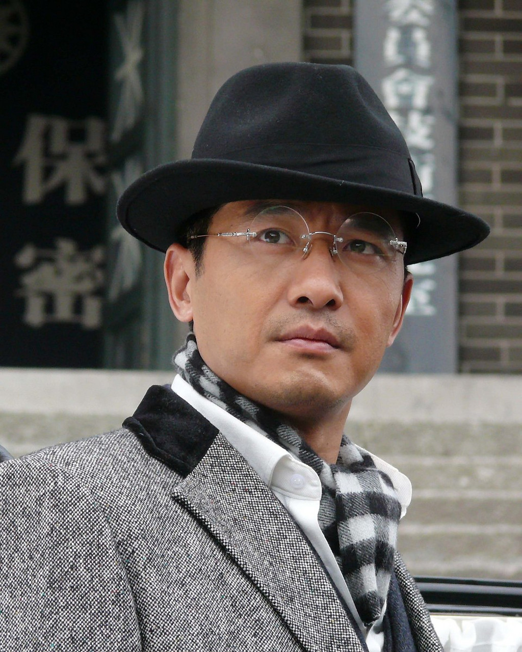 1月17日,王劲松突然引发了热议,只因为他看到有粉丝粉丝用他的照片