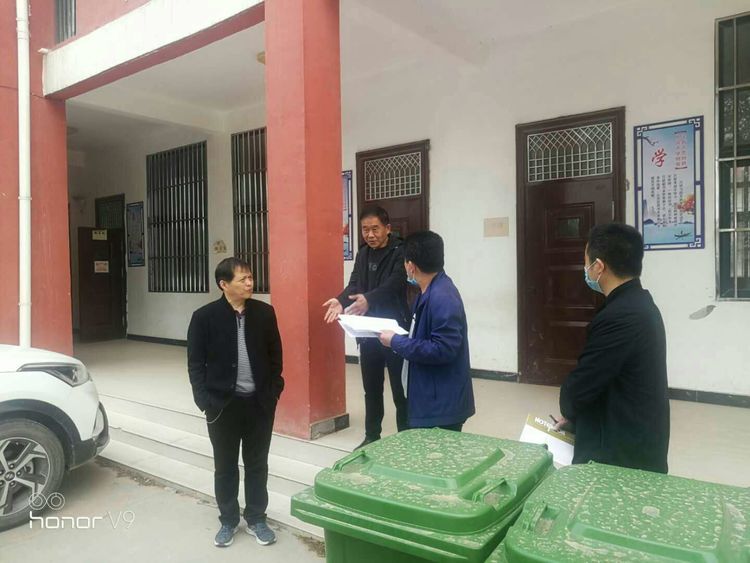 范县教育局局长黄守月到颜村铺乡中小学检查开学工作
