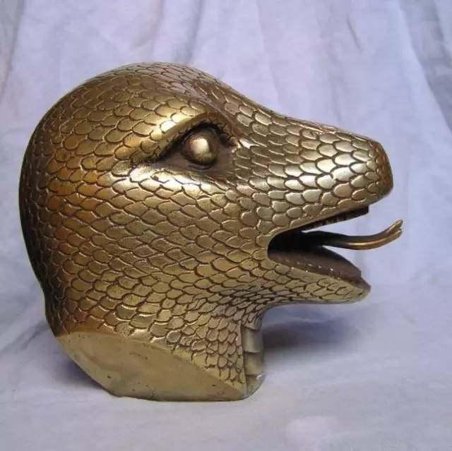 蛇首,至今仍下落不明.