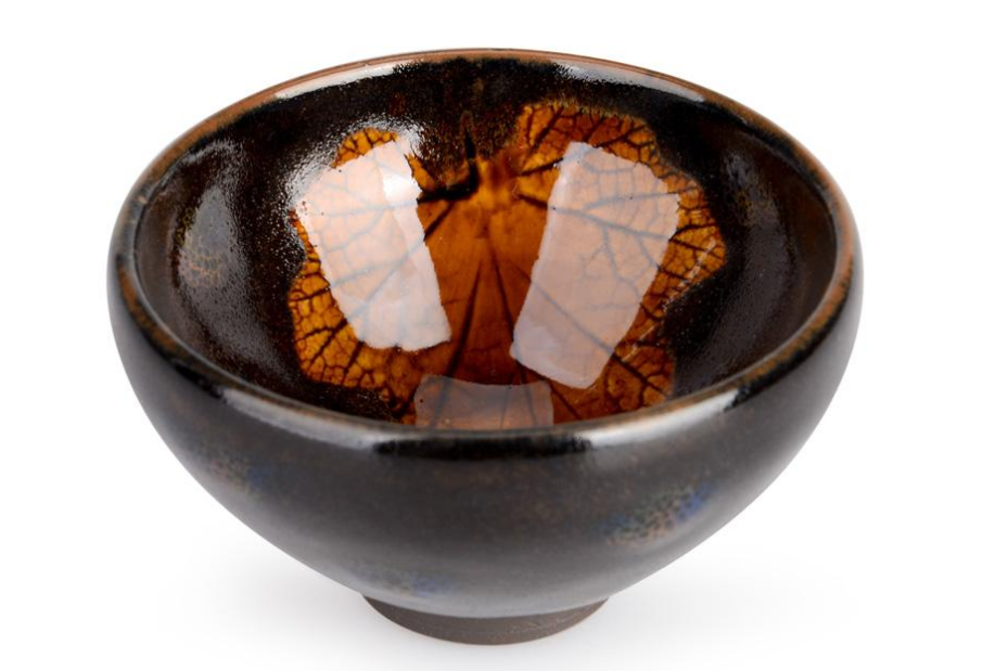 大叔带个碗来鉴宝,观众笑说这是丐帮传人,专家的反应让众人闭嘴