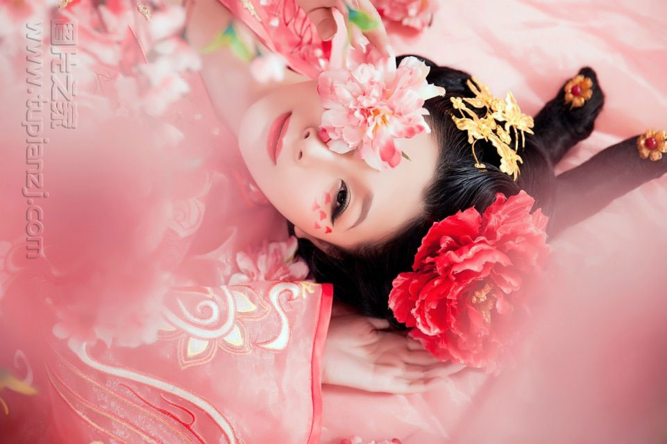 " 这句话说得南霁云和雷小雨的脸都红