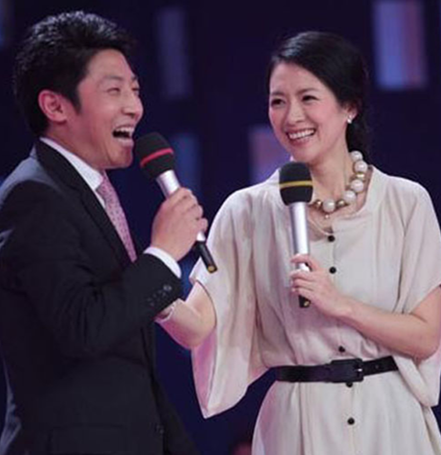 原来撒贝宁媳妇这么厉害,她的职业影后章子怡都赶不上