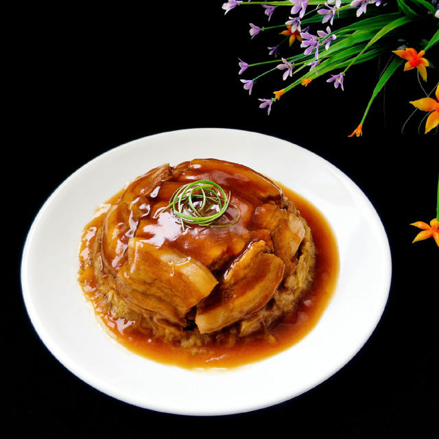 酸菜扣肉,味道醇美,开胃爽口,香而不腻,味道好极了!