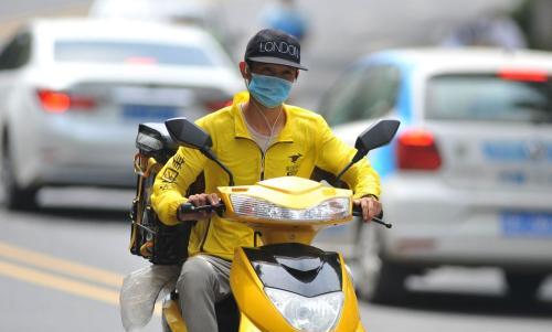 沈阳的外卖员挣多少钱一个月（沈阳怎么成为外卖骑手兼职）