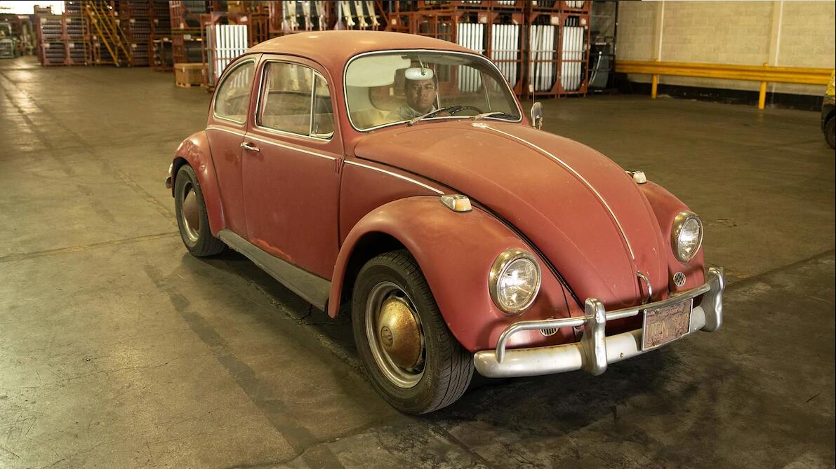 大众汽车公司修复了一辆行驶35万英里的1967年甲壳虫汽车
