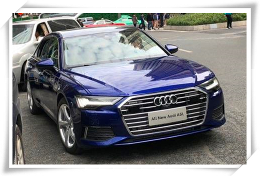 19款全新奥迪a6l宝石蓝实车现身,年轻运动更帅气,还买啥奔驰e级