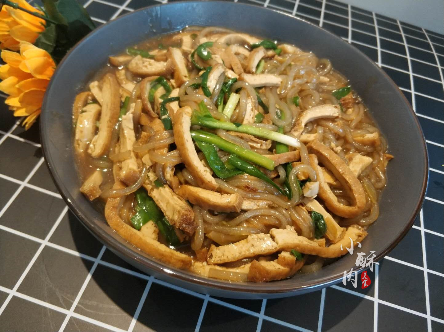 粉条和豆腐的完美结合,山西省平定县的特色菜"粉条豆腐丝"