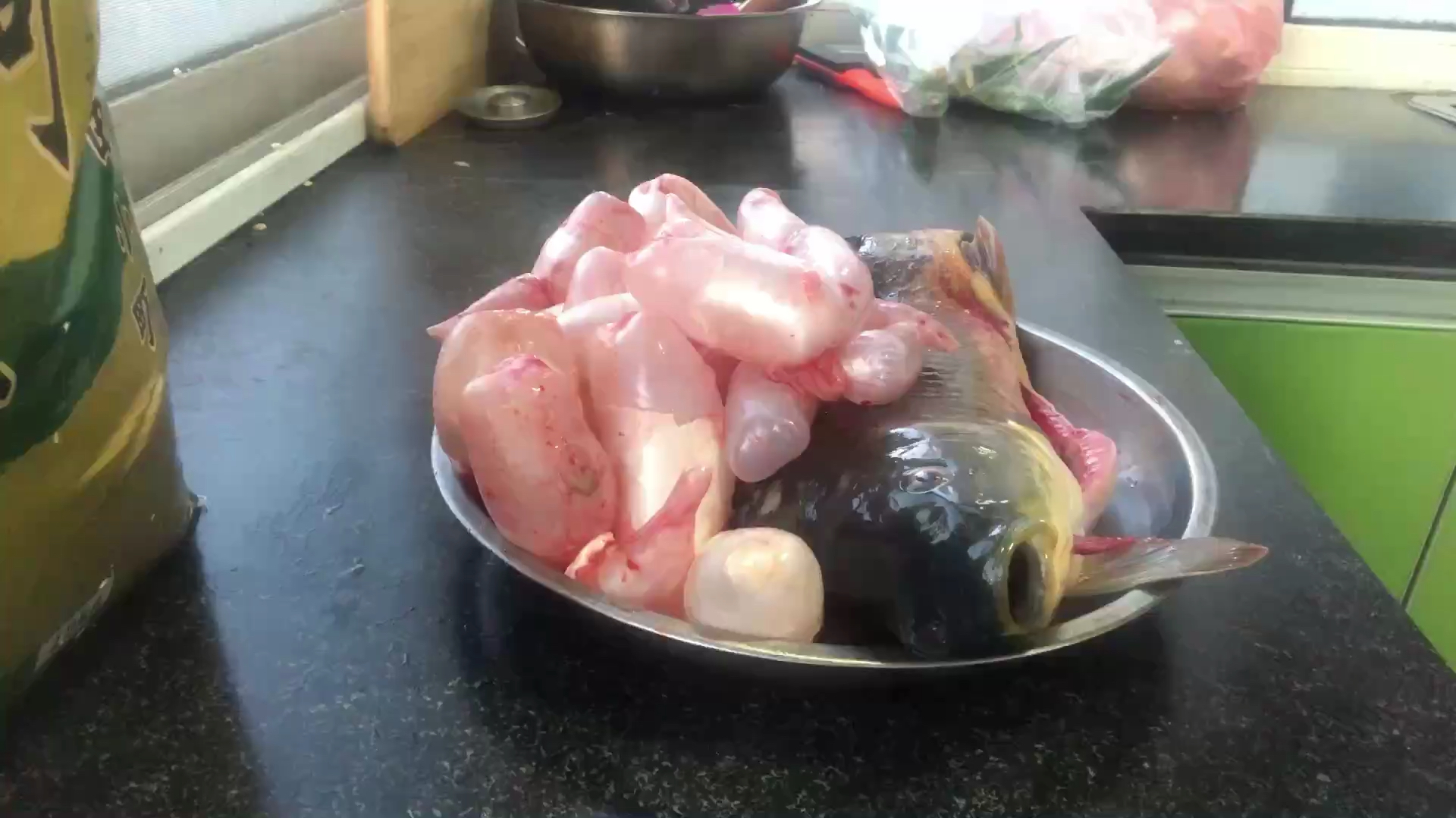 鲤鱼家常炖法,肉质鲜嫩营养美味,酒香酱香味十足,分享大家!