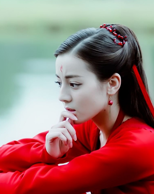 热巴凤九定妆照中,混入了一张烈如歌的定妆照,你能一眼找出吗