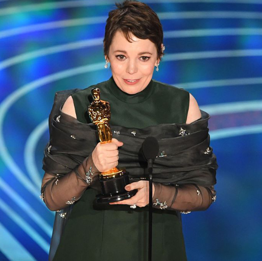 奥利维亚·科尔曼爆冷获封影后,是学院的进步还是越来越保守?