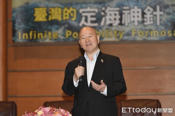 许信良:郭台铭加入选战,台湾恐爆发强烈的阶级战