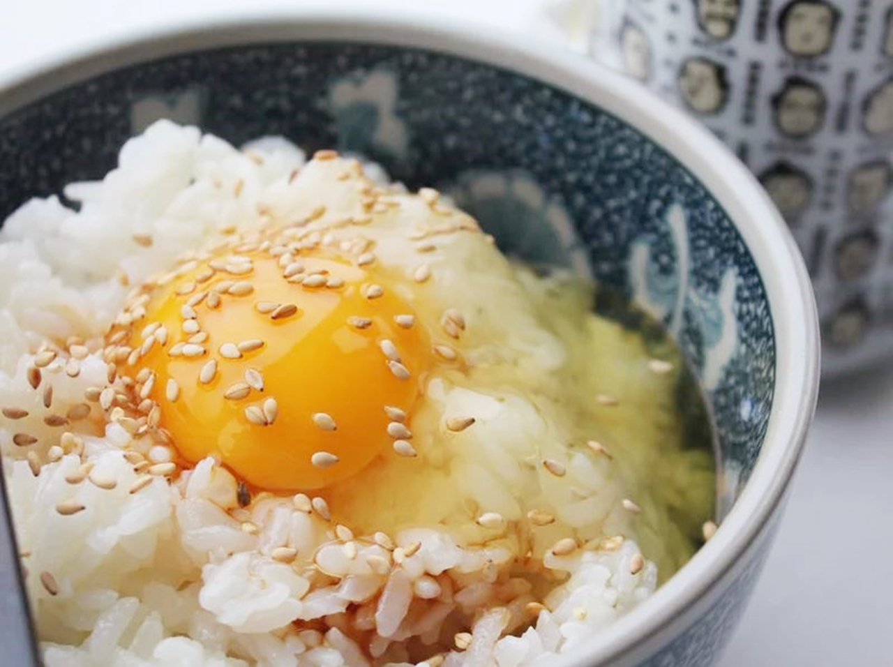 日式生鸡蛋拌饭,被奉为日本经典美食之一,身为广东人却不敢尝试