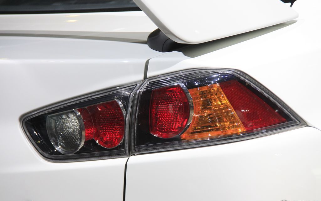 多元化的尾灯设计,丰富了整个车身的元素,更加吸引消费者的眼球.