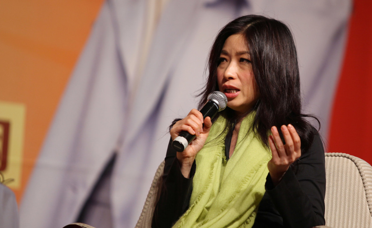 4月,张小娴,将推出浓情散文集《那些为你无眠的夜晚》;张小娴首次尝试