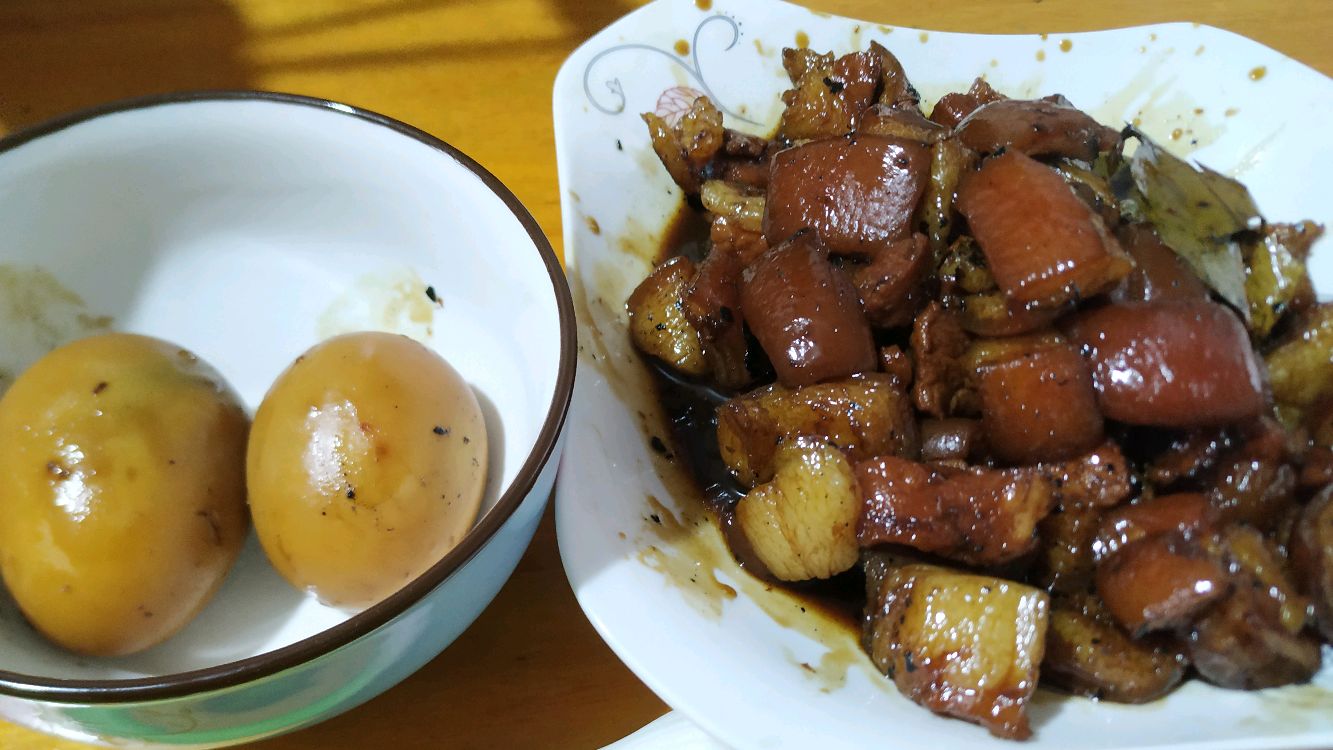 肉皮这样做比红烧肉还好吃,还美容哦