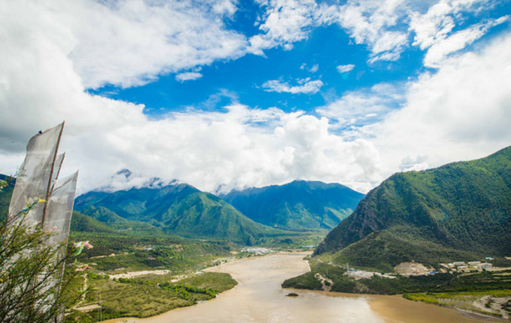 我们这里所说的贡布王是指古代统治林芝,米林,工布