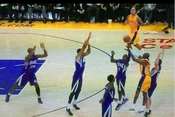 8张照片感受科比当年被包夹有多夸张!最后1张成为经典