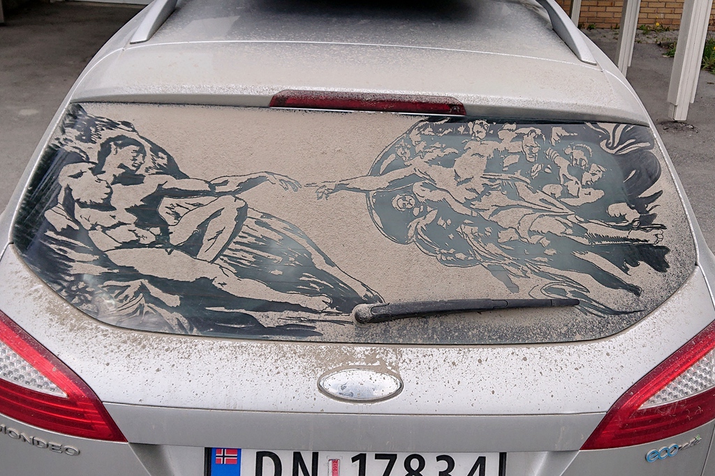 处处惊喜!挪威艺术家在车窗上用灰尘作画