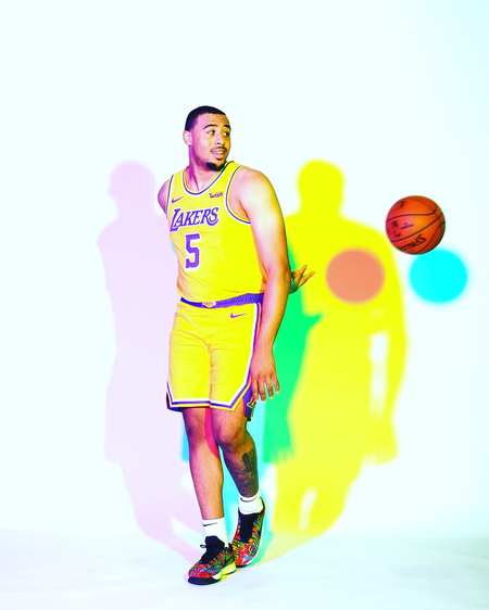 帅气亮相!塔伦-霍顿-塔克晒出新秀定妆照