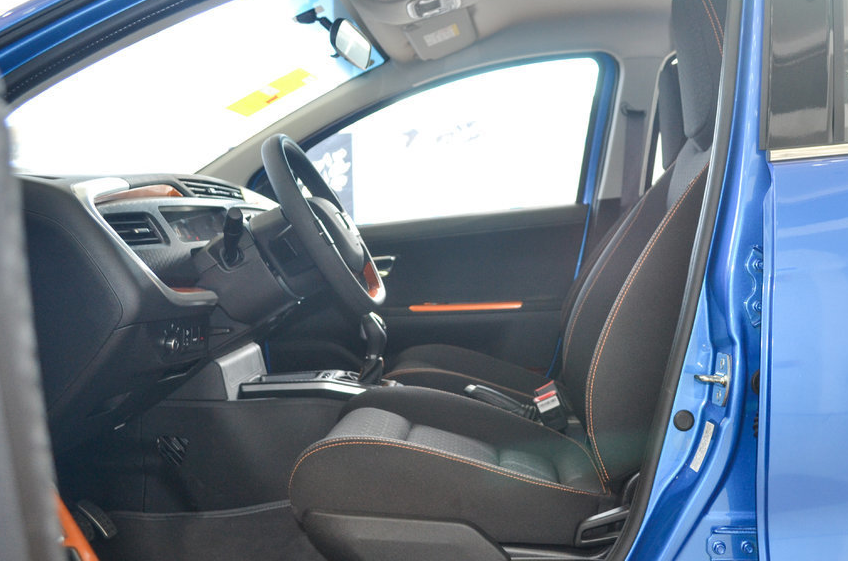 看这款吉利汽车-远景x1,设计非常合理,给人感觉十分舒服