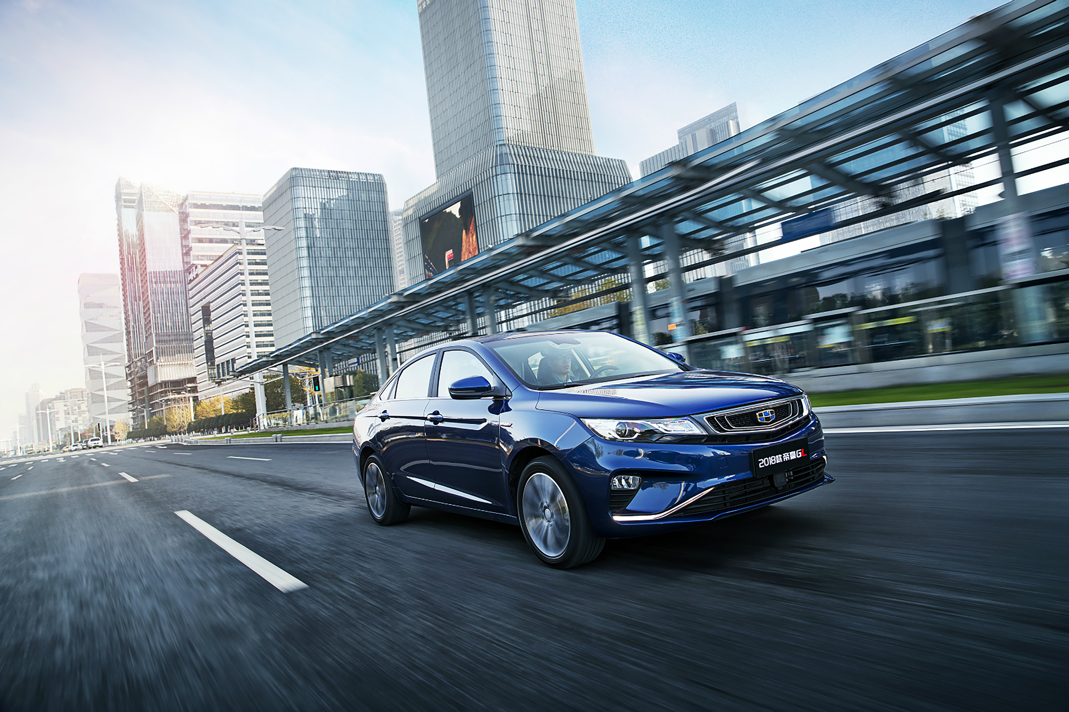 10万级最美国产轿车间的比拼,帝豪gl和睿骋cc谁更值得买?