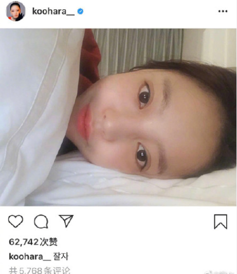 人间芭比和人间水蜜桃一起去了天堂,家里的圣诞树看得人伤感