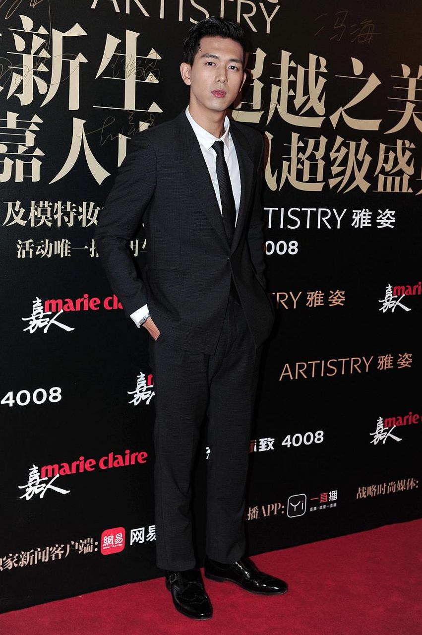 prada代言人[没眼看] 第一位代言人:柯震东    第