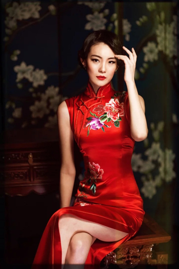 韩国有韩服,日本人有和服,我国有什么服饰?林志玲穿它走向世界